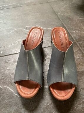 Ten Points wooden Clogs